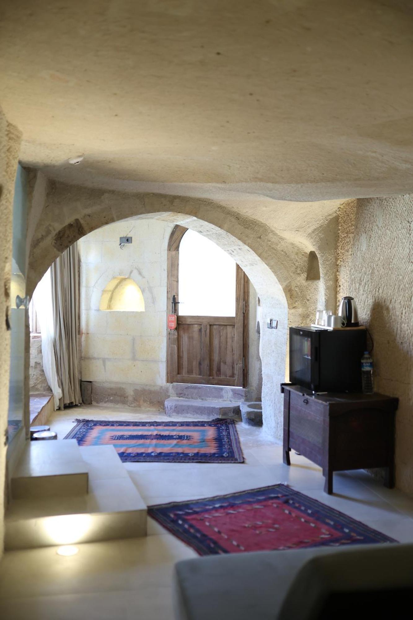 Potamia Cave Suites Ortahisar Екстериор снимка