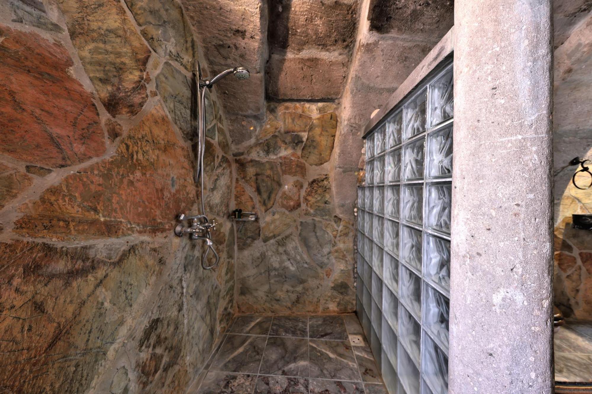 Potamia Cave Suites Ortahisar Екстериор снимка